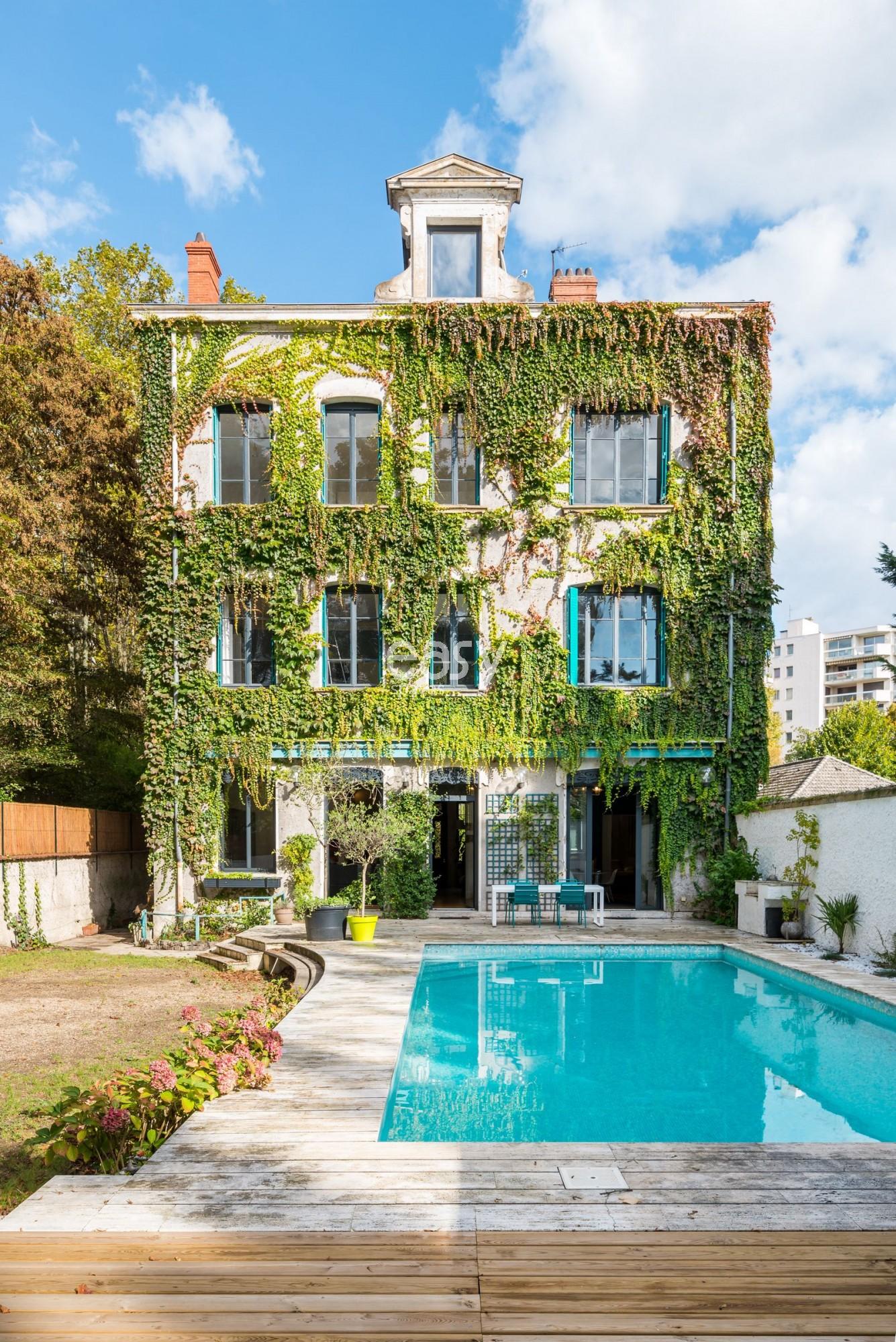 Outdoor photoshoot locations at East of France : natural landscapes and architectural environments