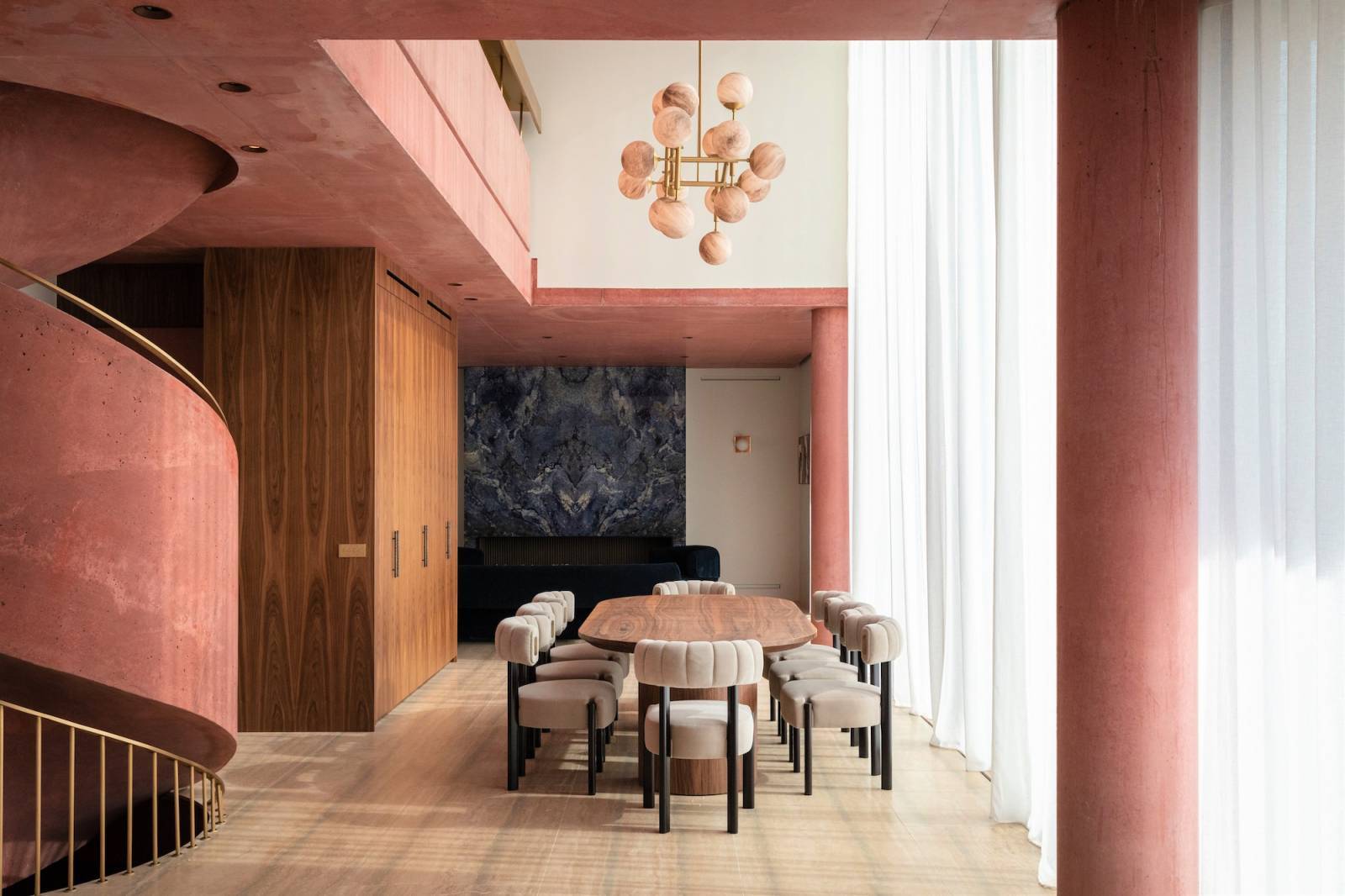 Rent a contemporary villa with sea view for a photo shoot in the south of France 