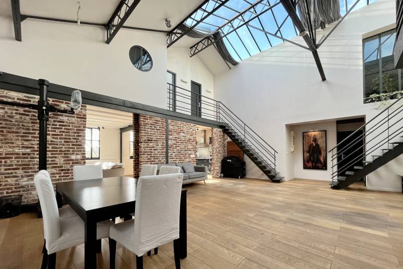 agency location for photo shoots in Paris, FRANCE