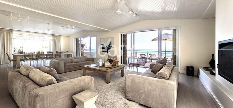 find an appropriate and fitting setting for taking photographic shots