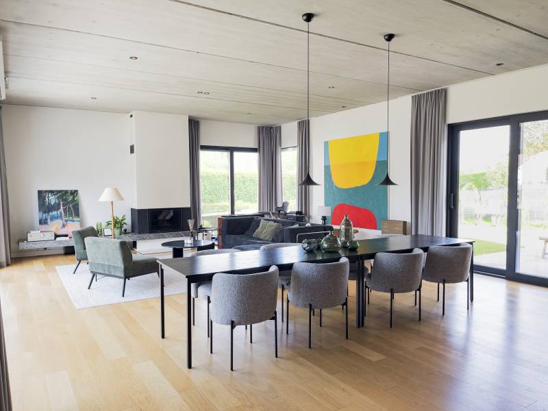 House available for rent in Paris, France, specifically for film or photo shooting purposes