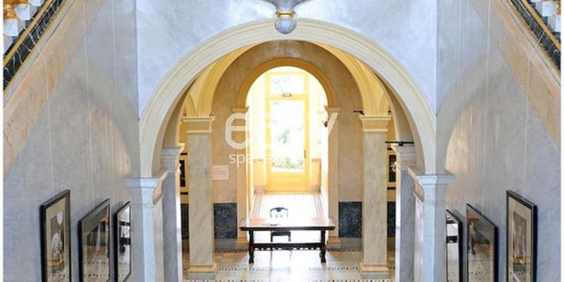 decor setup specifically designed for a professional photo shoot in the Provence-Alpes-Côte d'Azur region