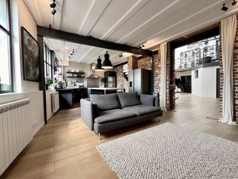 Loft Available for Rent in Paris, France, Perfect for Professional Photo Shoots and Creative Projects