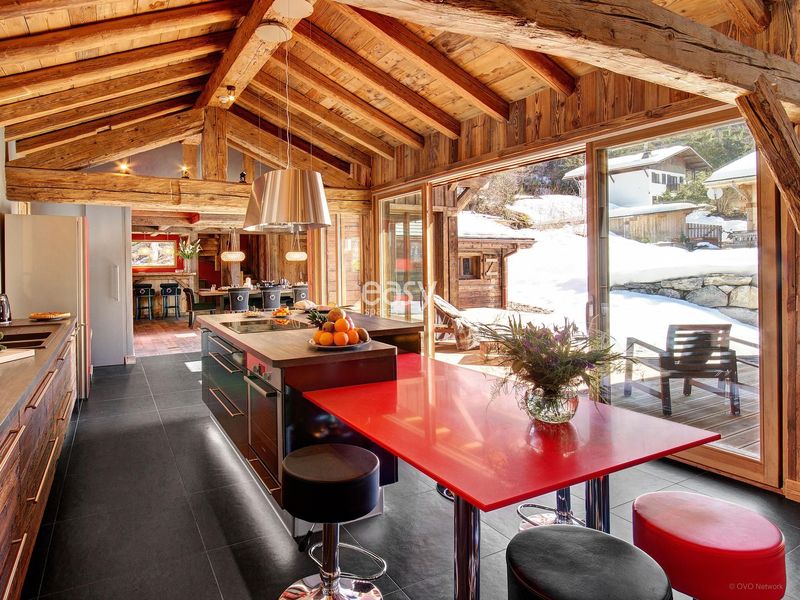 location agency specialized in renting places specifically for photo production purposes