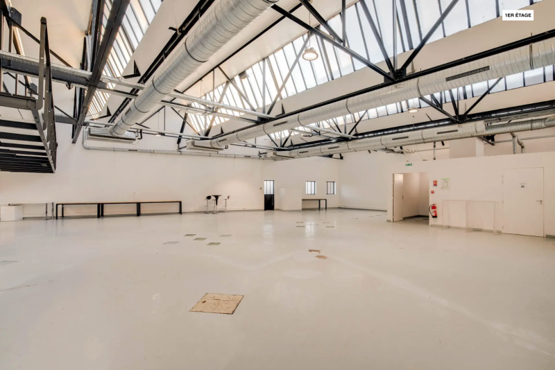 rent a venue for a showroom event in Lyon, FRANCE