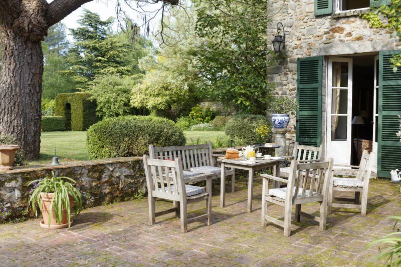 stone house for photo shoot located in Paris, FRANCE