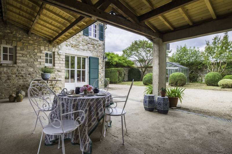 Charming house ideally suited for professional photo shoots in Paris, France