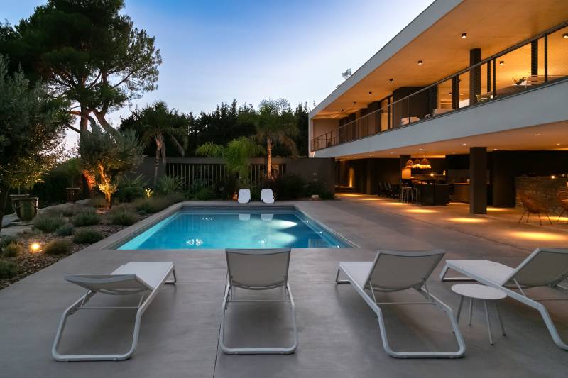 villa with swimming pool available for rental specifically for film and photo shoots in FRANCE