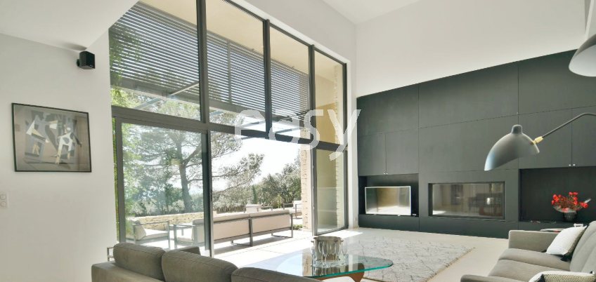 Location of the photo shoot in the scenic and picturesque Luberon region