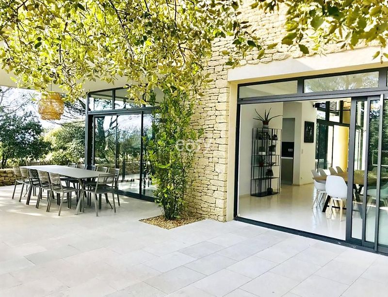 rental of filming locations in the beautiful region of Luberon in Provence