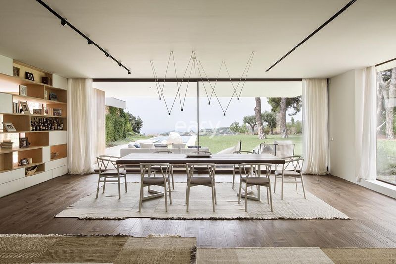 Location scouting agency specialized in various places throughout Spain