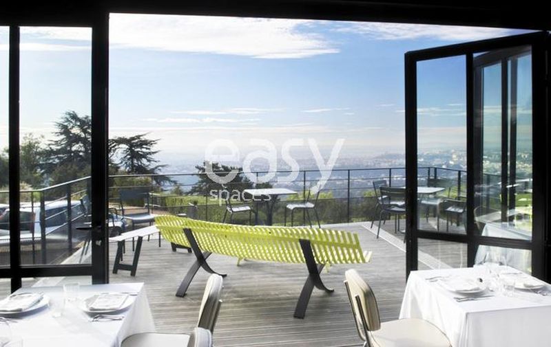 Where to find an ideal venue and decor setting for a professional event in Lyon