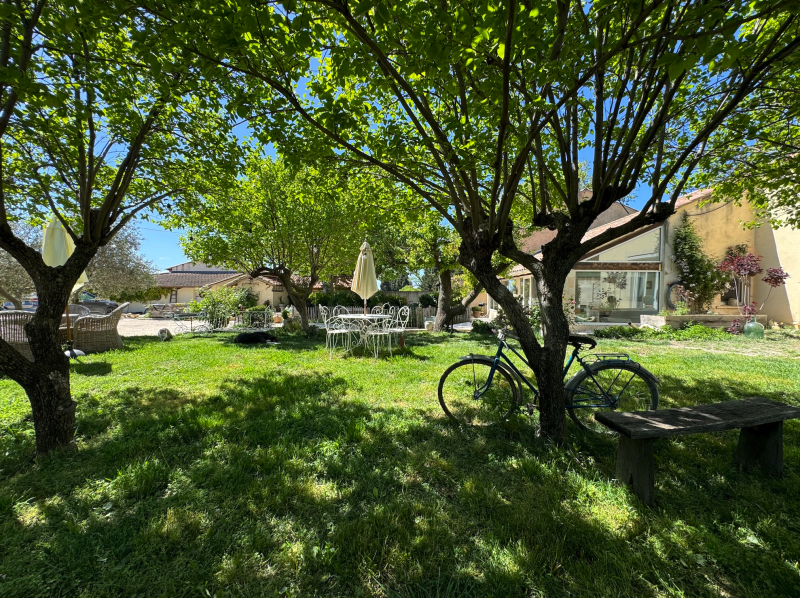 Picturesque and Bucolic Setting Perfectly Suited for a Photoshoot in Provence, FRANCE