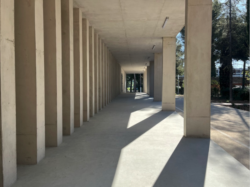 Unconventional raw space in Marseille