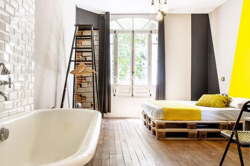 product launch decorative setup in Toulouse featuring elegant and sophisticated design elements