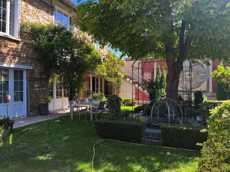 House with garden for rent for filming in Paris