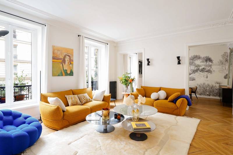 Paris filming in a bright Haussmann apartment