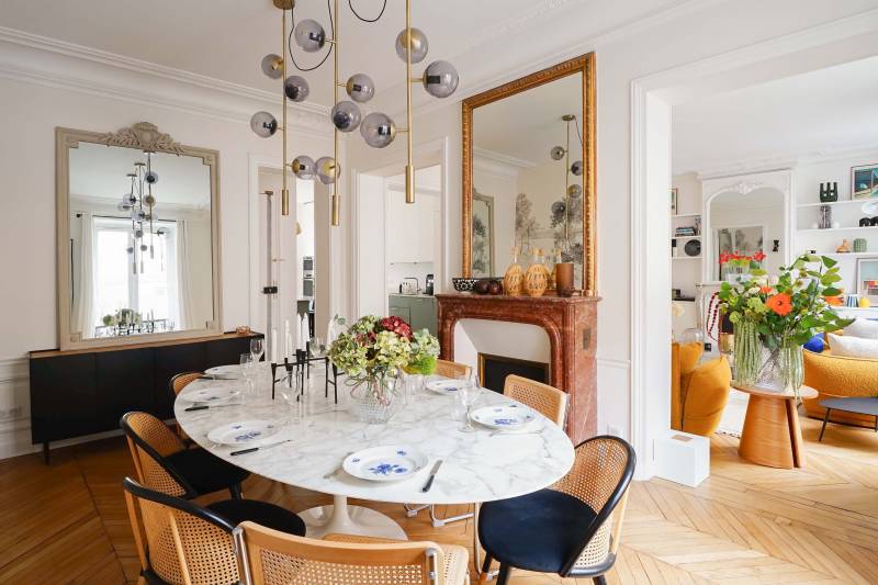 Paris scouting for colorful Haussmann shooting locations