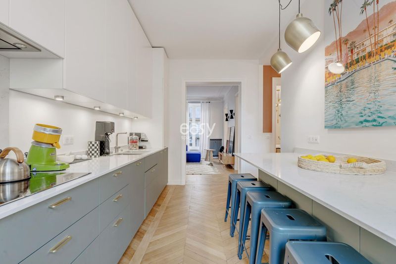 location of elegant parquet and decorative moldings in Paris FRANCE available for film shoots and productions