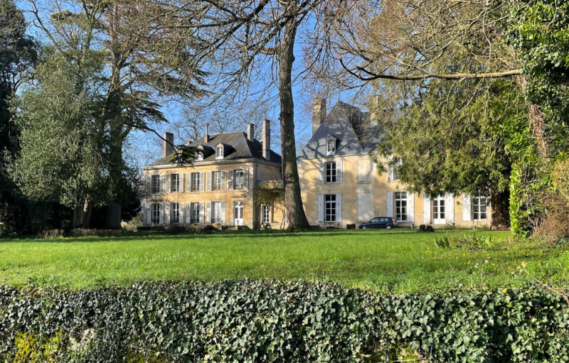rent a mansion for filming tours