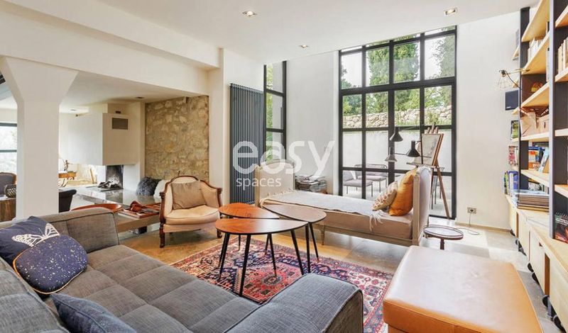 offer your house for photo shoots and film productions in various creative projects