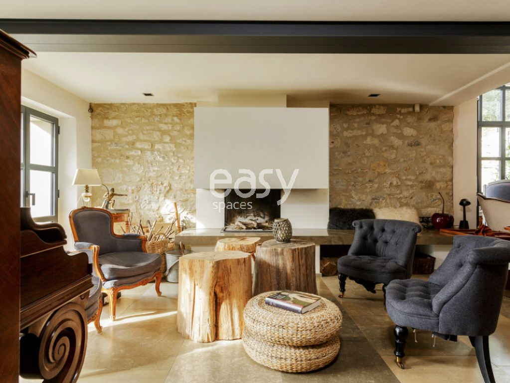 filming locations in the beautiful cities of Nice and Cannes, department 06