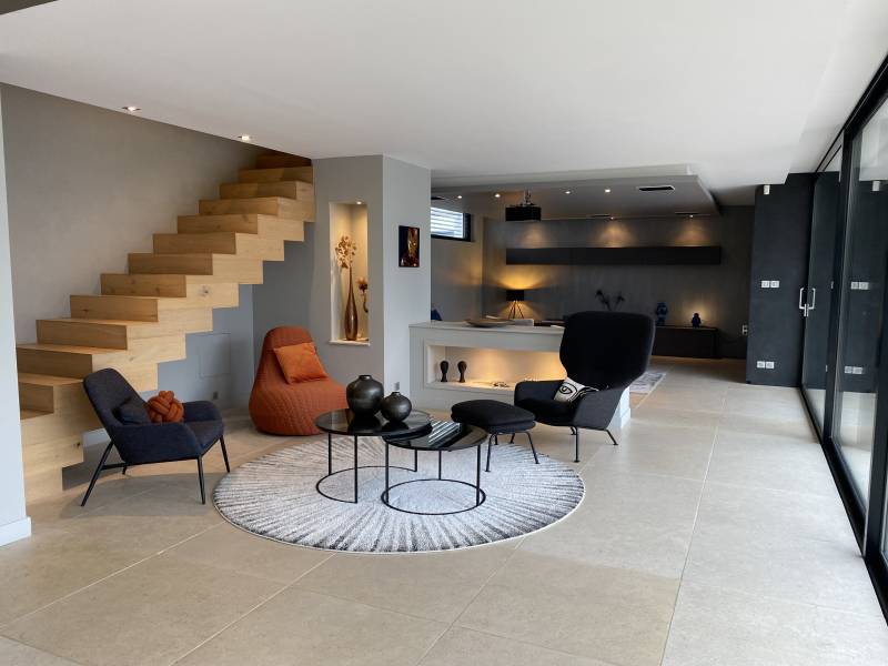 renting a house for a filming project in the Rhône-Alpes region in FRANCE