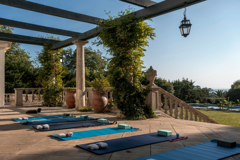 Luxurious villa available for rent for professional photography shootings in Aquitaine, FRANCE