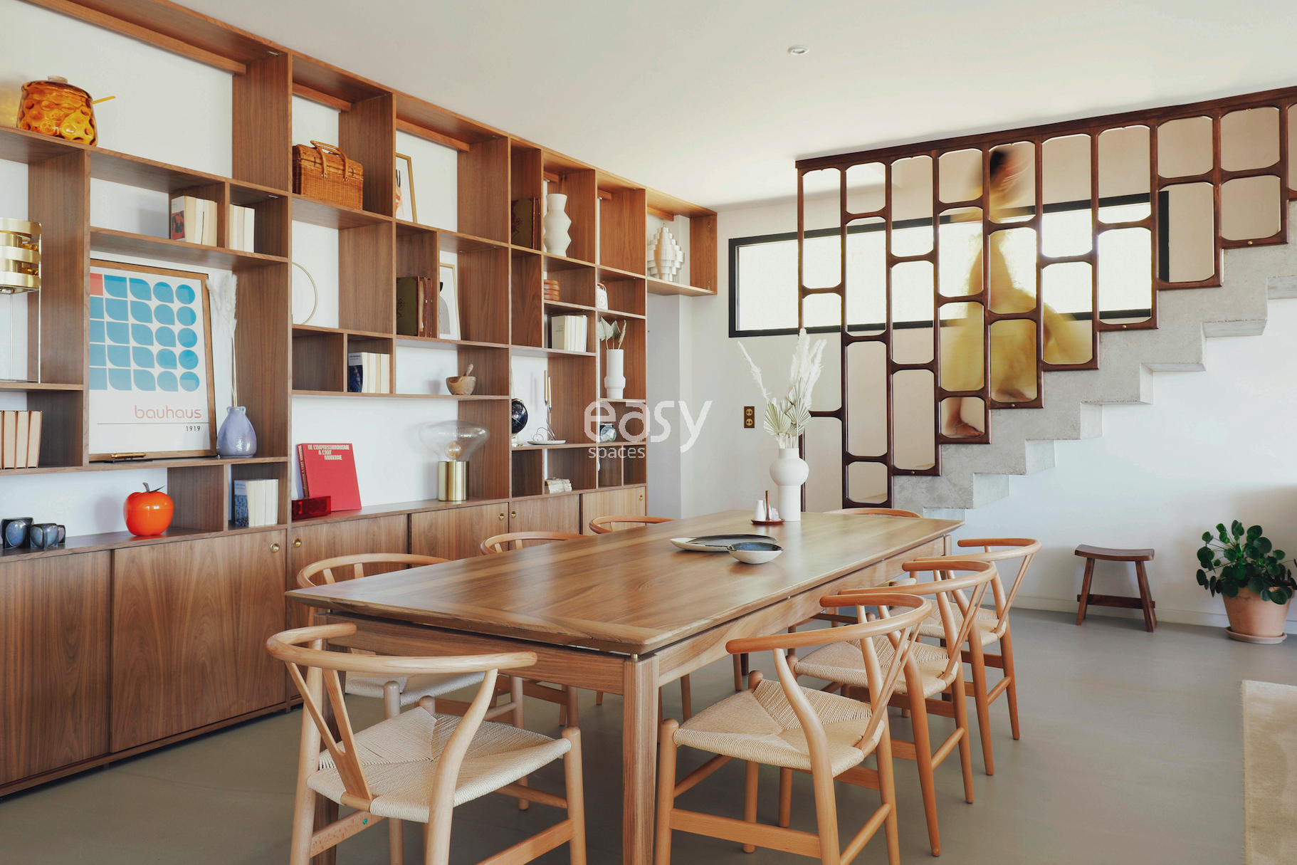 scenery and decoration setup for professional photo shooting sessions in the Gard region