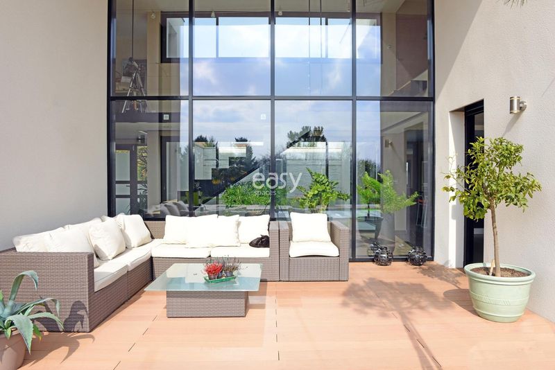 production company located in the south of France, specializing in creative media content