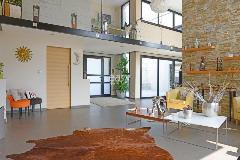 filming locations in and around the city of Lyon, France