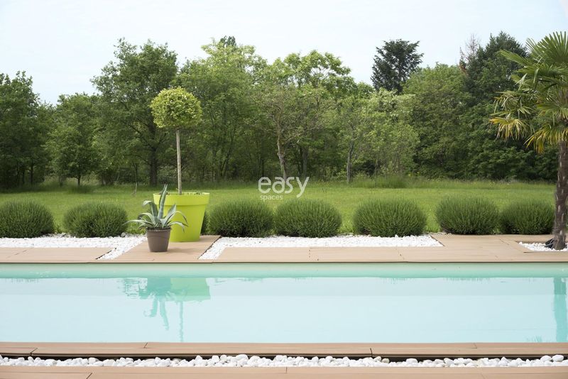 filming location set in the beautiful and historic city of Lyon