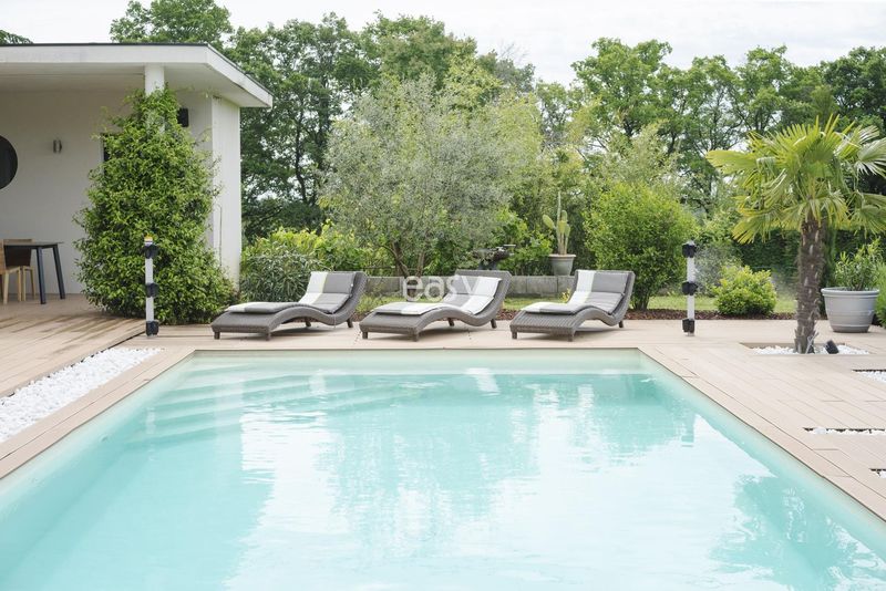 Renting a contemporary house for the launch event of a new product in Lyon city