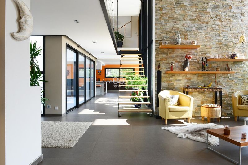 agency specializing in location scouting and site identification services in Lyon