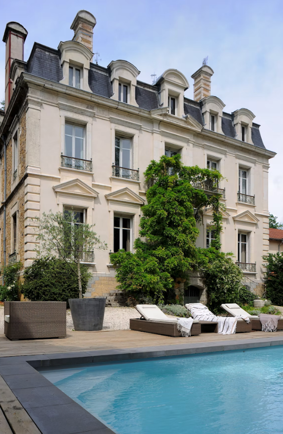 Private hotel for rent for events in Lyon