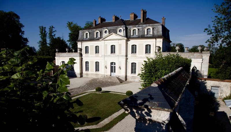 Belle Époque villa for rent for photo shoots near Paris