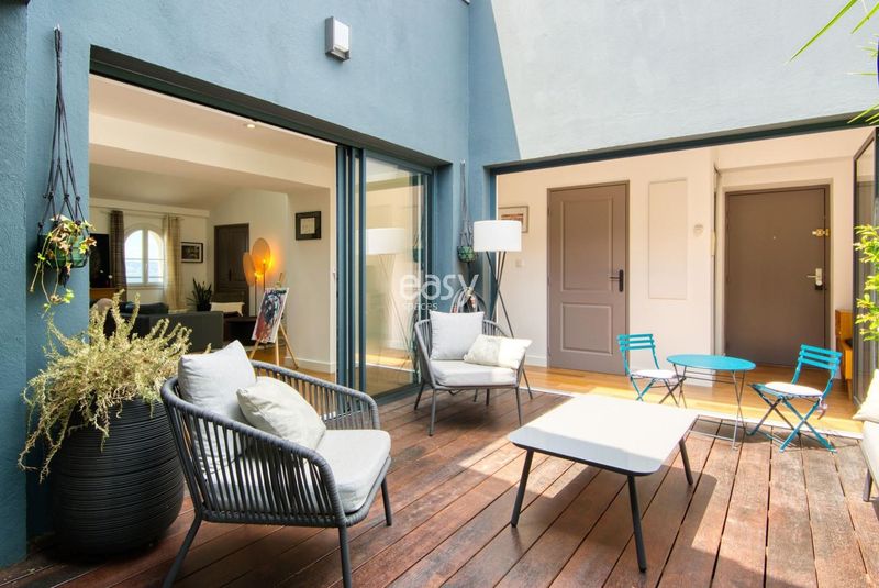 apartment with terrace perfect for a photoshoot in Marseille, FRANCE