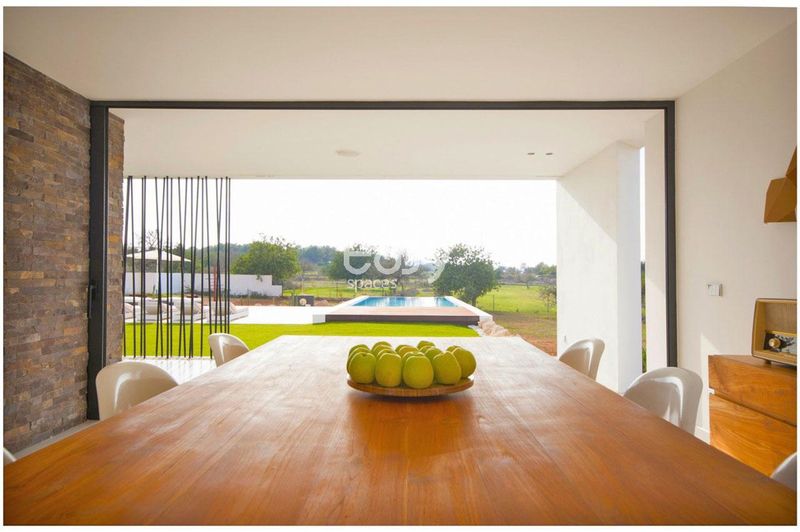 Where is the best place to offer your house for professional photography sessions?