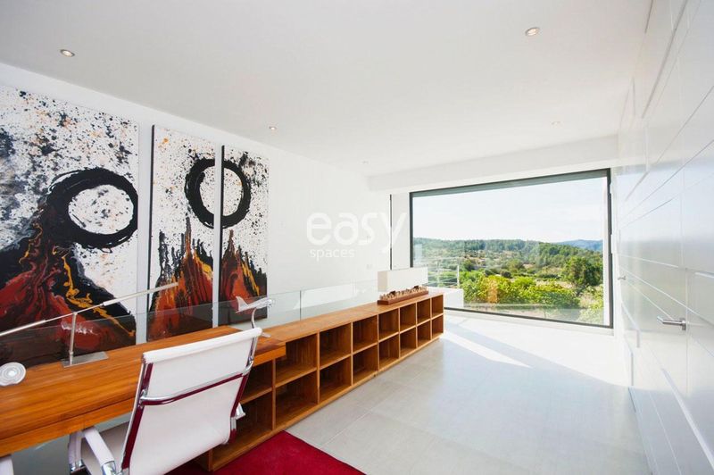 Decorative arrangements and setting design for a product launch event in Ibiza?