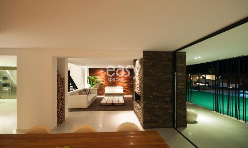 How to Successfully Rent Out Your House for the Purpose of Filming a Commercial Advertisement?