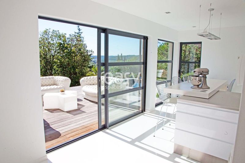 renting a contemporary villa for a filming project in the vibrant city of Lyon