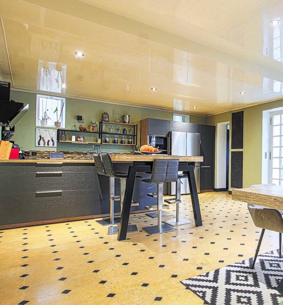 Shooting location in the Île-de-France region of FRANCE