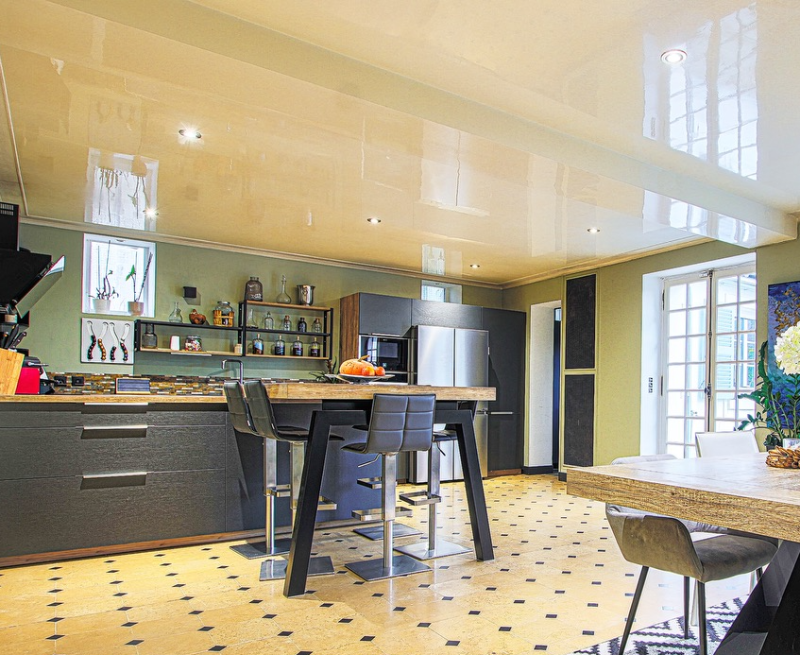 Beautiful large and elegant residence available for photoshoots in Paris, FRANCE