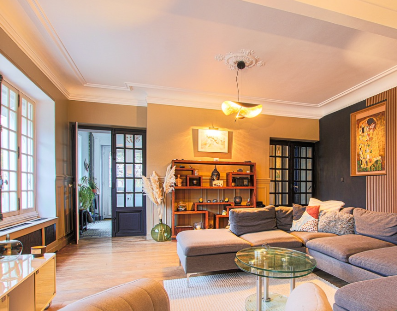 rent a house specifically for a professional photoshoot session located in Paris, FRANCE