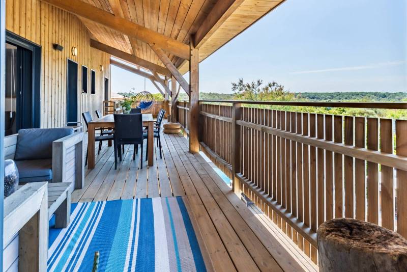 Filming a terrace with sea views in France - Basque country