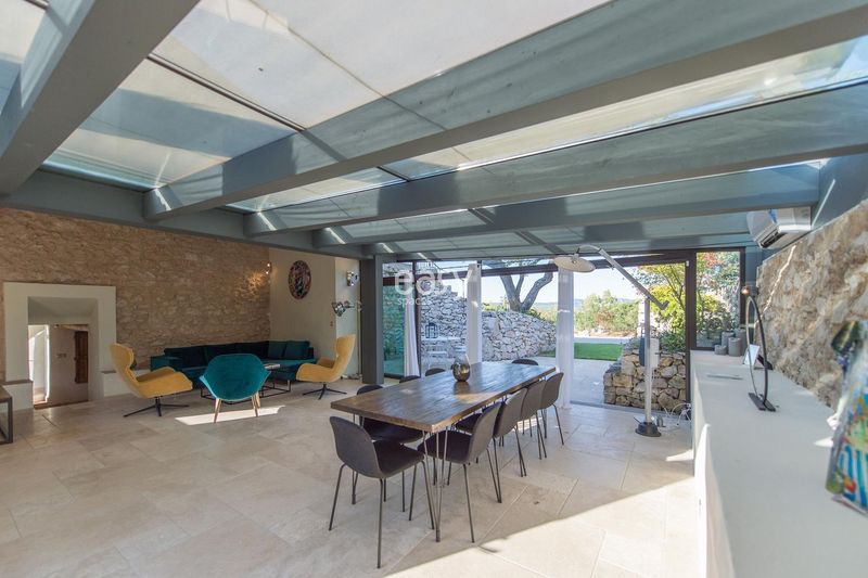 Contemporary villa rental perfectly suited for professional photo shoots in Marseille