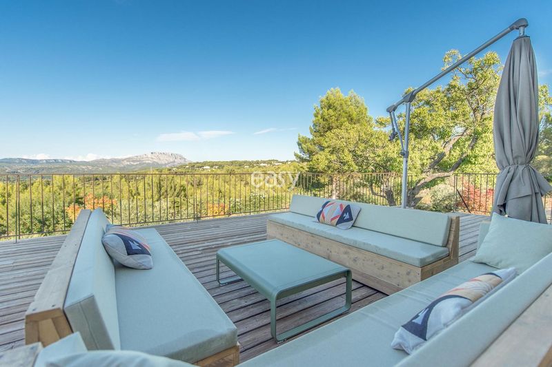 Private venue available for rent specifically designed for hosting events of various types and sizes