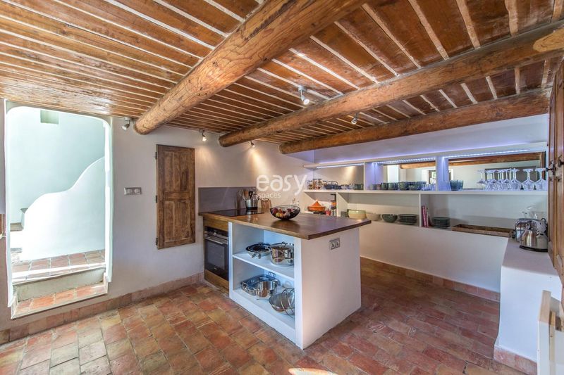 beautiful and creative decor setup specifically designed for professional photo shooting sessions in Aix en Provence