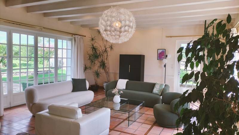 Renting a filming location in Nantes, France for professional and creative projects