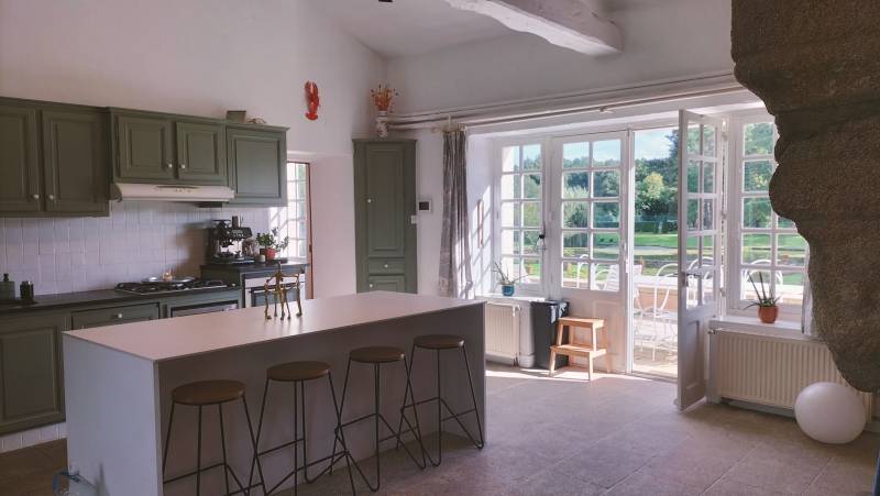 renting a professional and well-equipped shooting location in Nantes, FRANCE